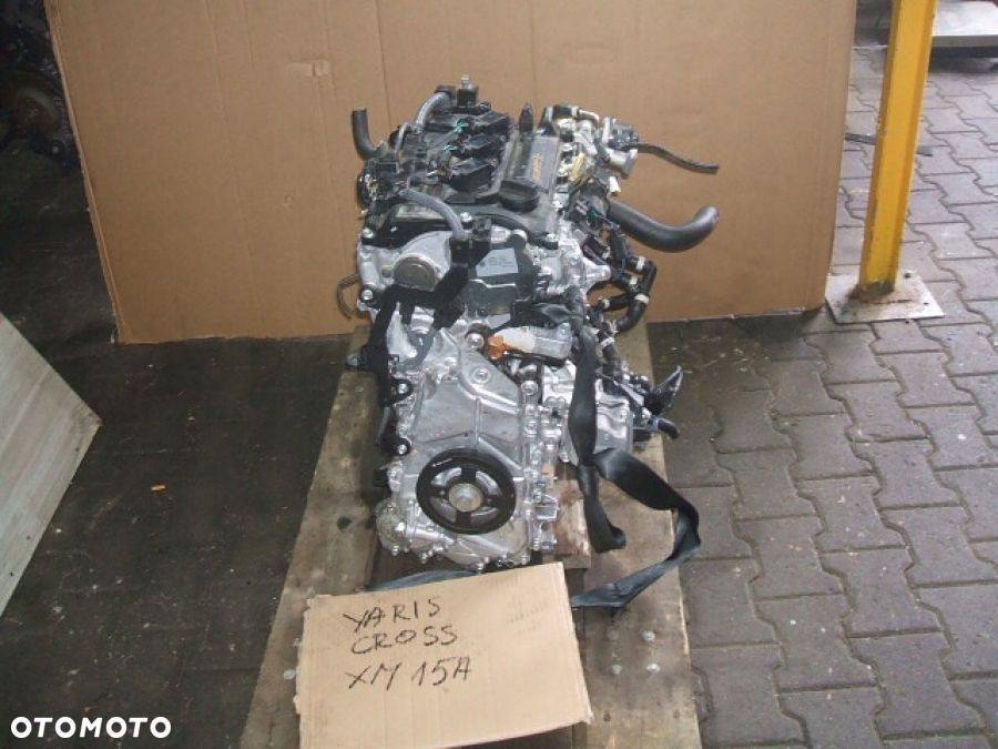 TOYOTA YARIS IV CROSS 1.5 HYBRYDA benzyna M15A XM15A-P92GH 2024 rok 15000km - 3