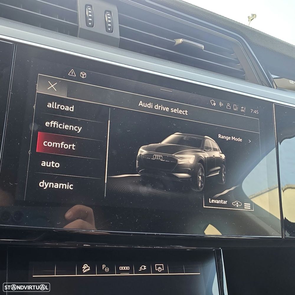 Audi e-tron 50 quattro Advanced - 31