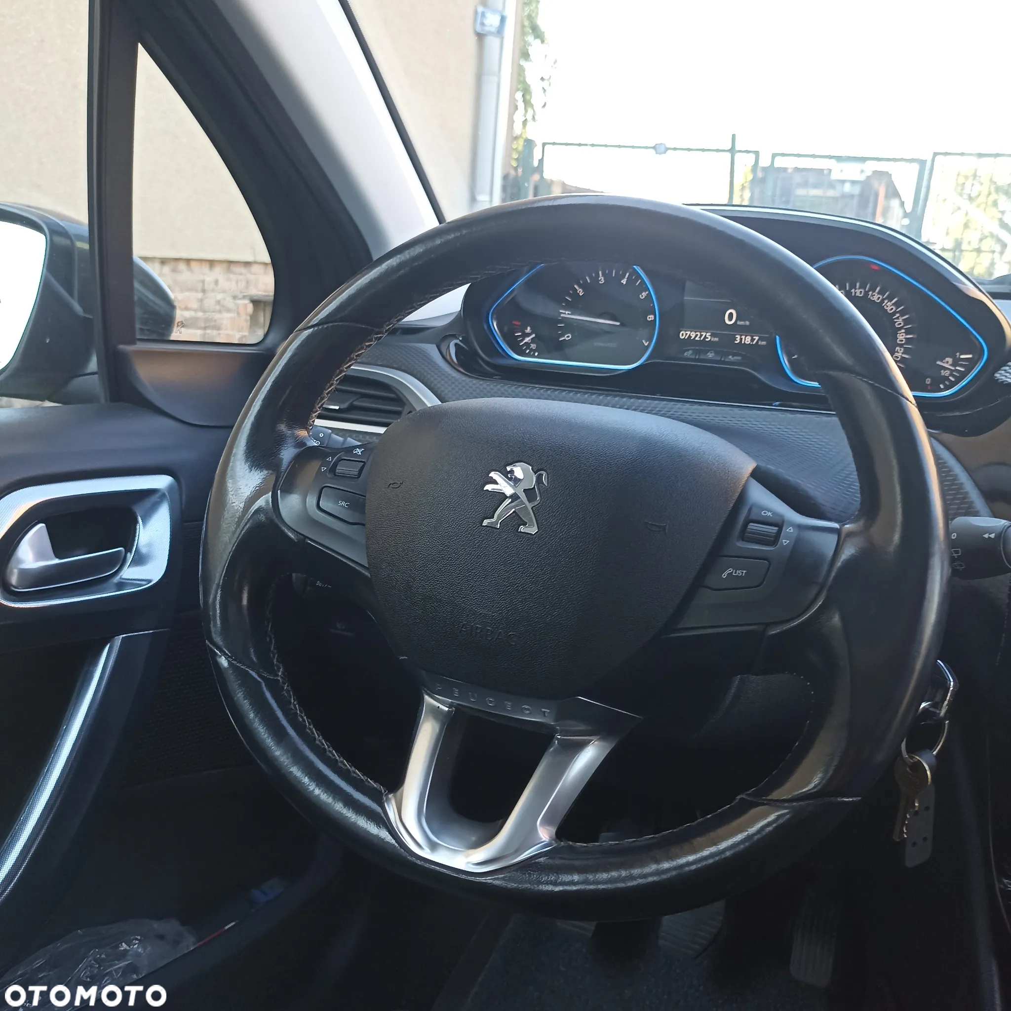 Peugeot 2008 1.2 Pure Tech Allure S&S - 8