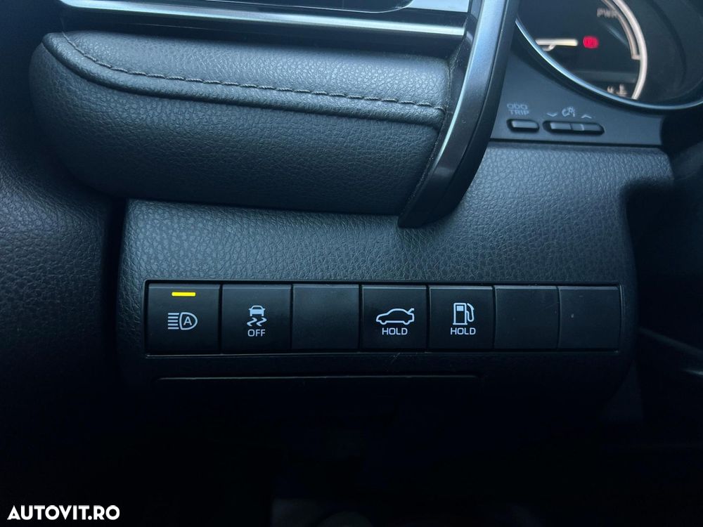 Toyota Camry - 20