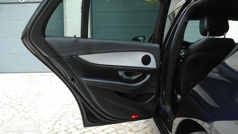 Mercedes-Benz E 300 de AMG Line - 27