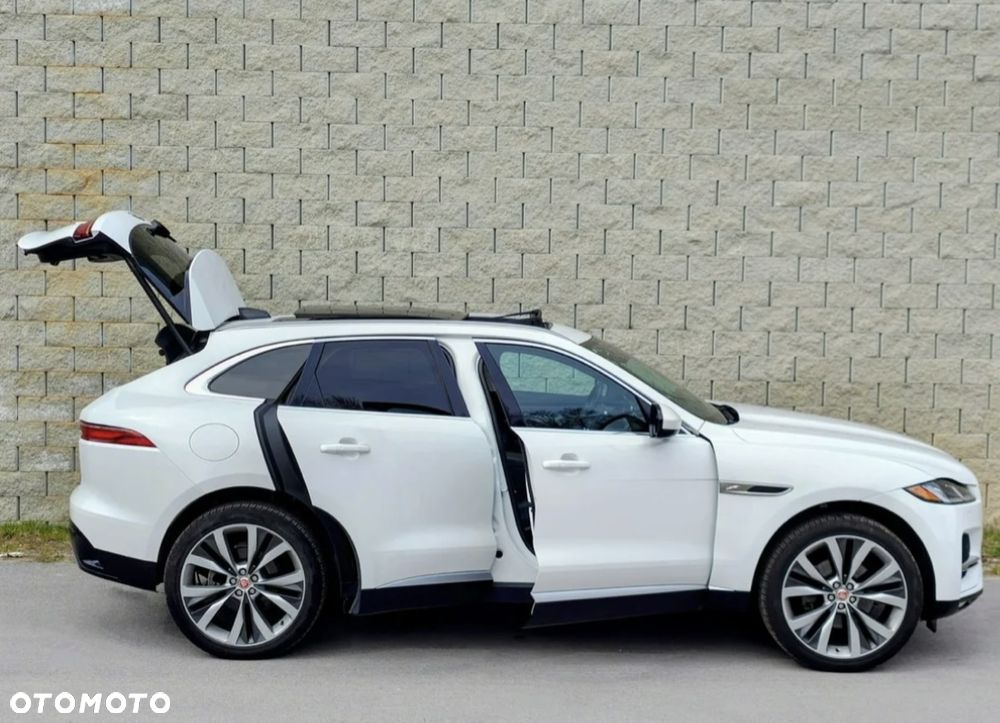 Jaguar F-Pace P250 AWD R-Dynamic S - 4