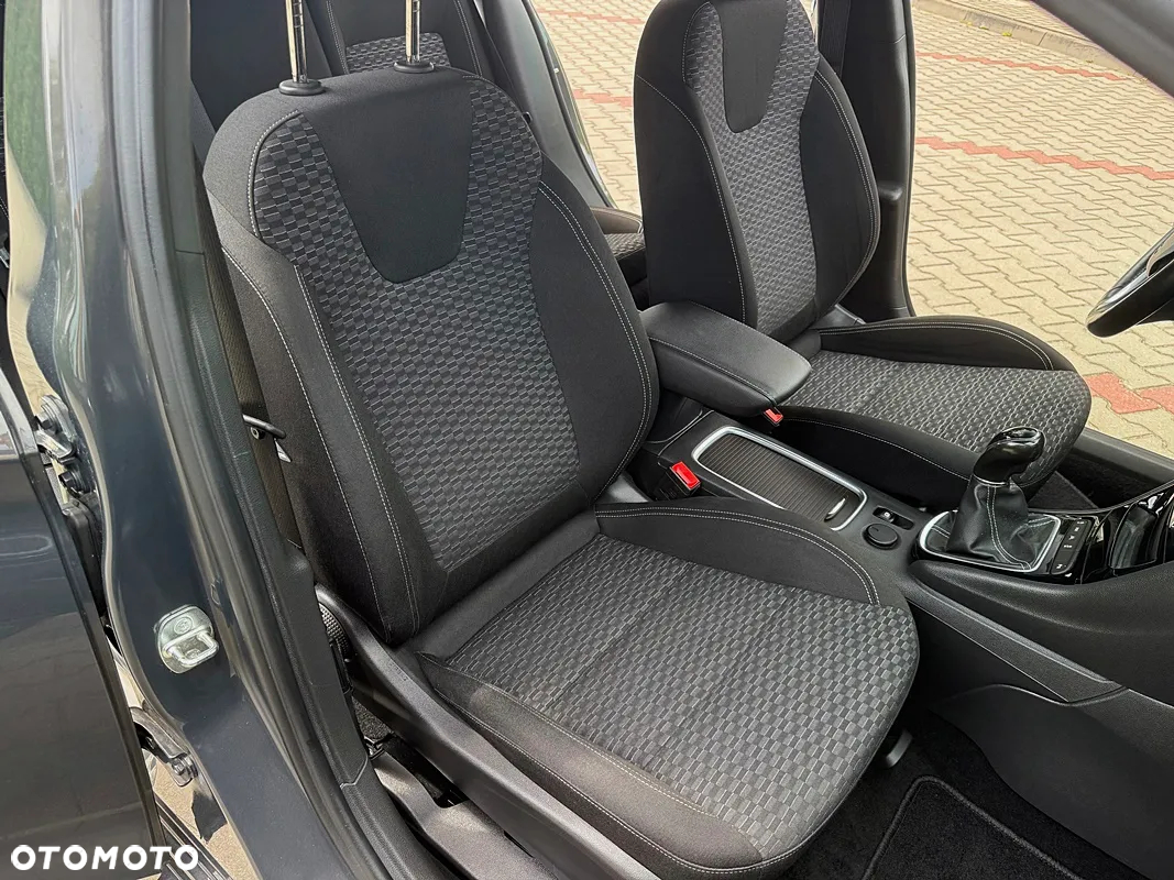 Opel Astra IV 1.6 CDTI Cosmo - 32