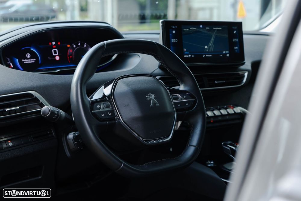 Peugeot 3008 1.2 PureTech Allure EAT8 - 11