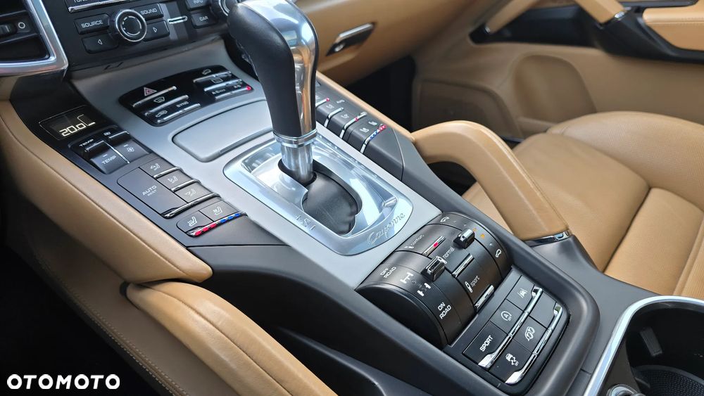 Porsche Cayenne - 30