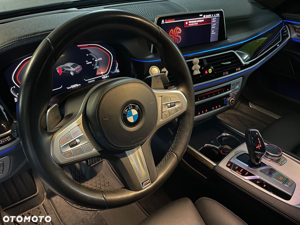 BMW Seria 7 730d xDrive mHEV - 27
