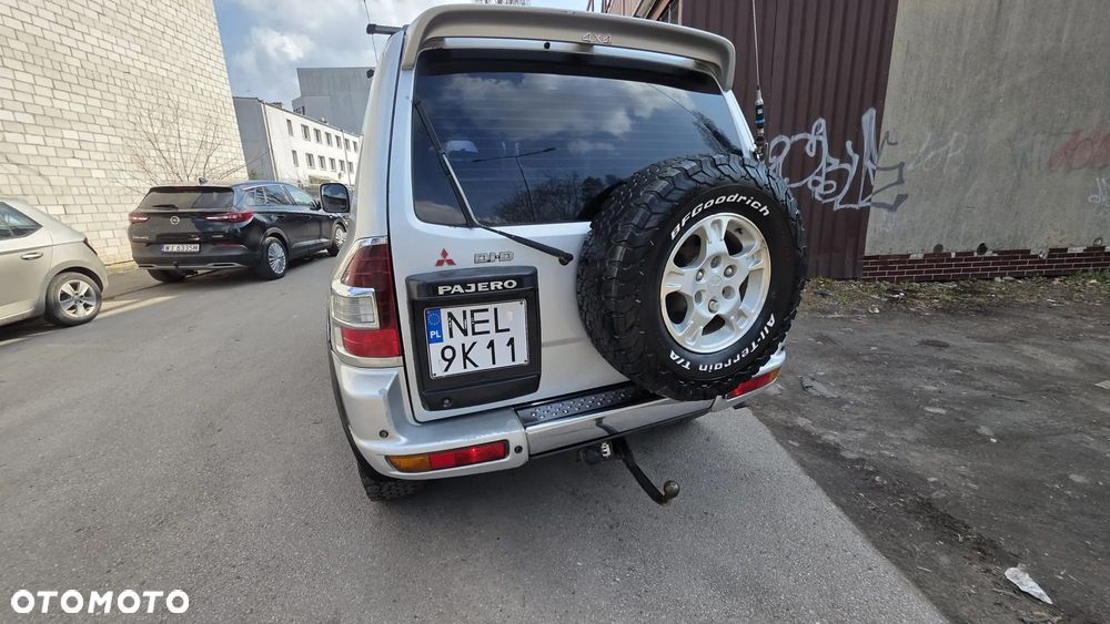 Mitsubishi Pajero - 10