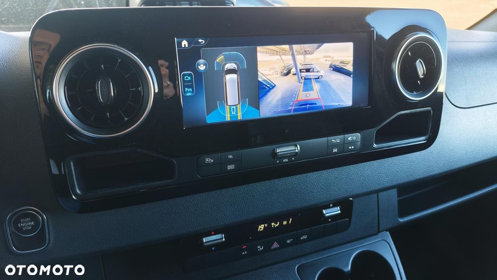 Mercedes-Benz Sprinter - 12