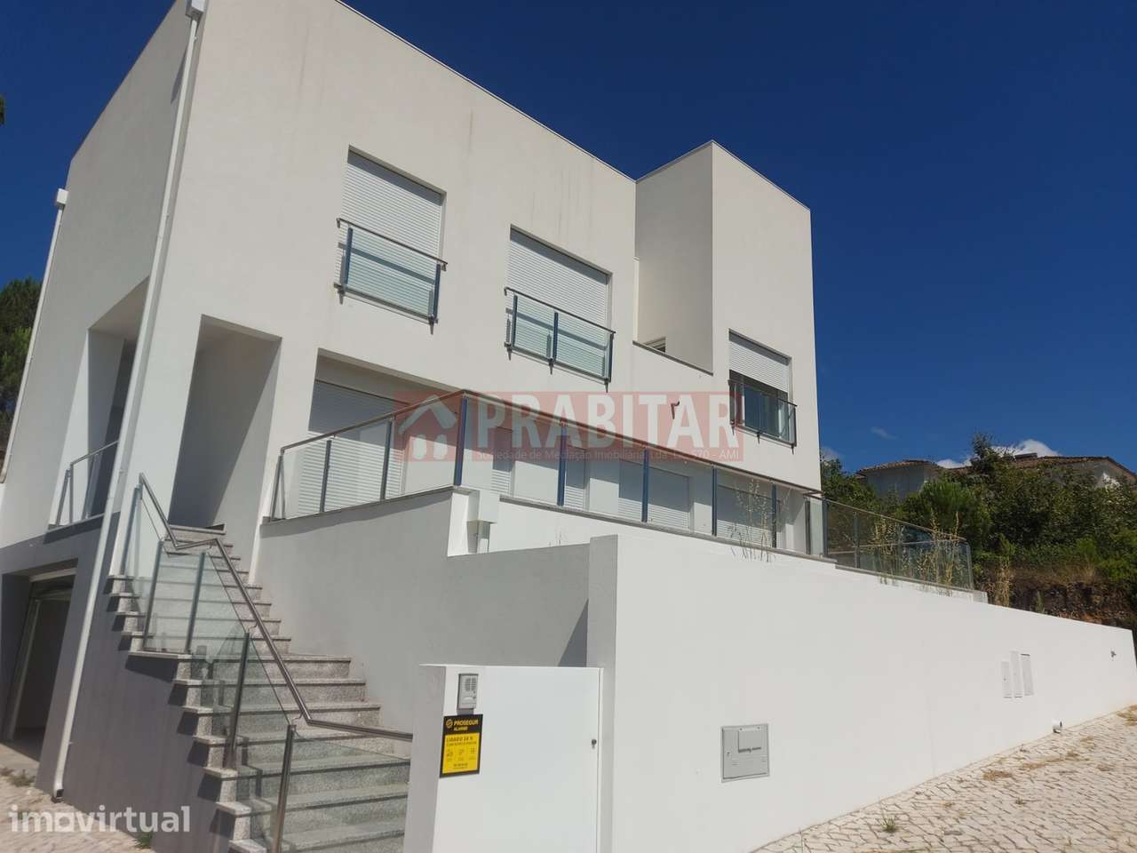 MORADIA UNIFAMILIAR T4+1 COM GARAGEM PARA 4 CARROS - Grande imagem: 5/47