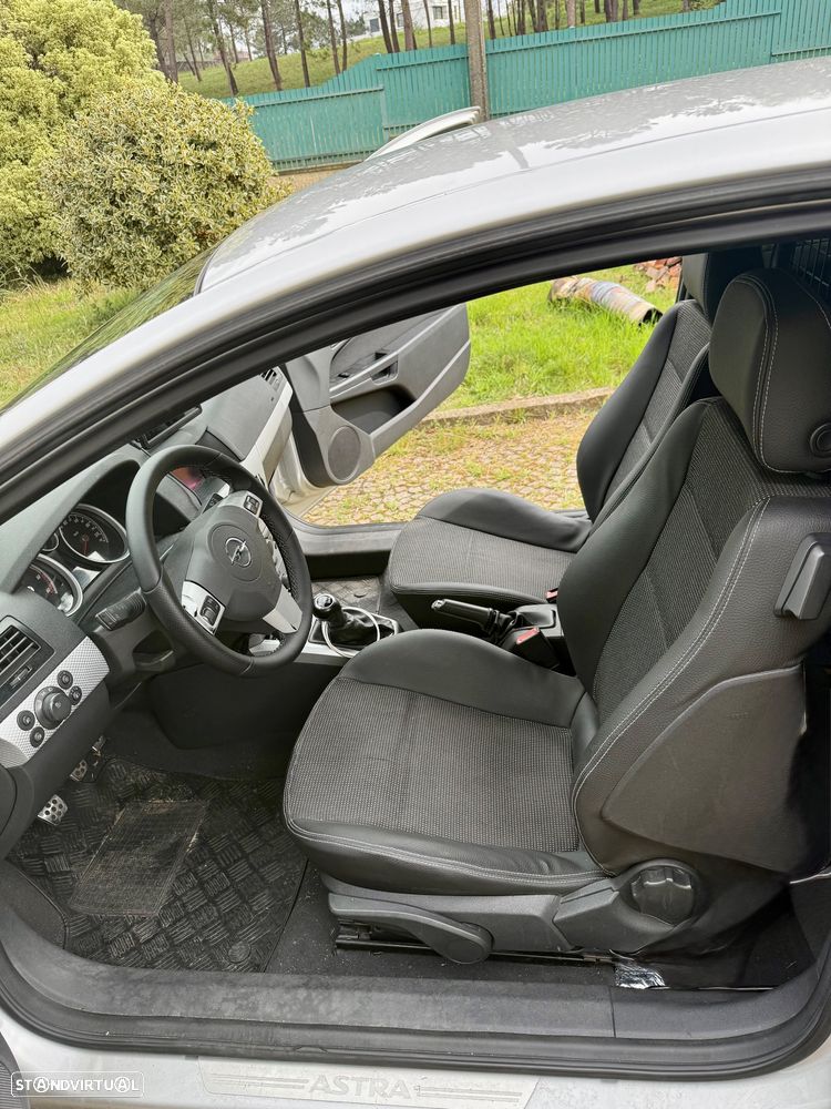 Opel Astra GTC 1.9 CDTI - 8