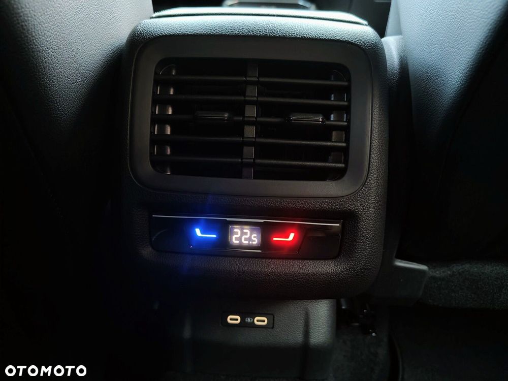 Volkswagen T-Roc - 29