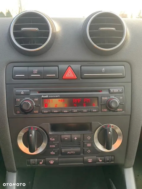 Audi A3 1.6 FSI Ambiente - 25