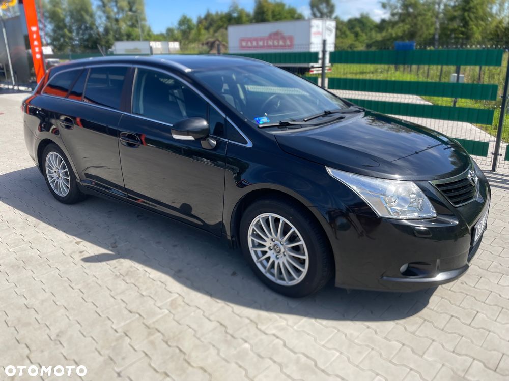 Toyota Avensis 1.8 Comfort - 1