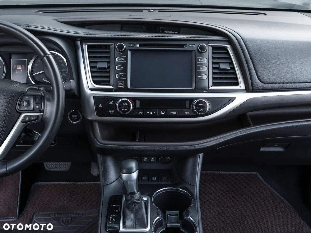 Toyota Highlander - 13