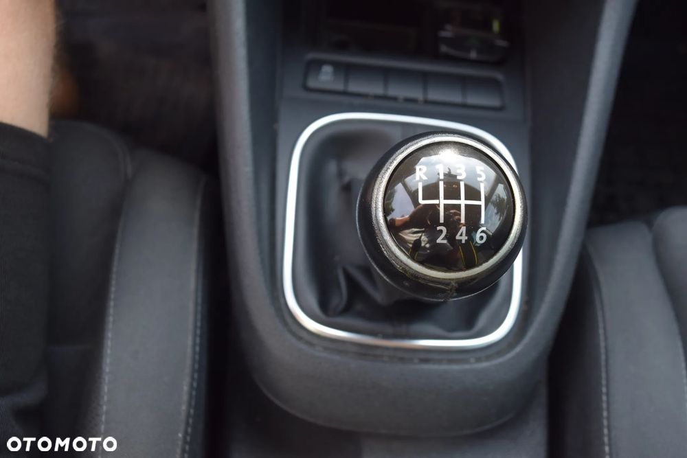 Volkswagen Golf 2.0 TDI Highline - 22