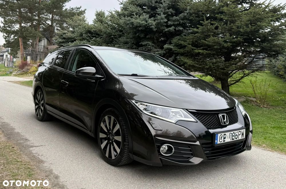 Honda Civic 1.6 i-DTEC Executive Black Edition - 4