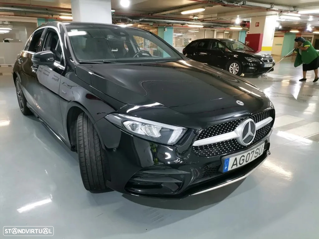 Mercedes-Benz A 250 e AMG Line - 4
