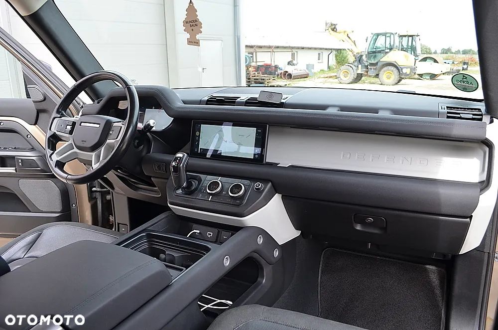 Land Rover Defender 2.0 D240 S - 27