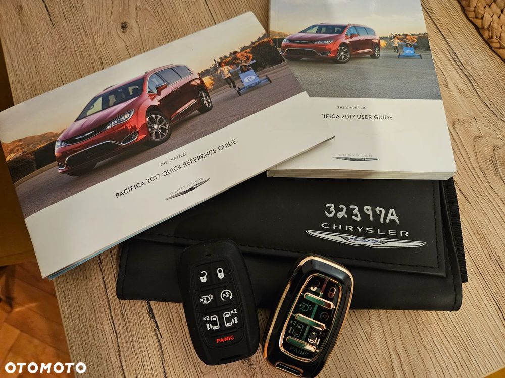 Chrysler Pacifica - 38