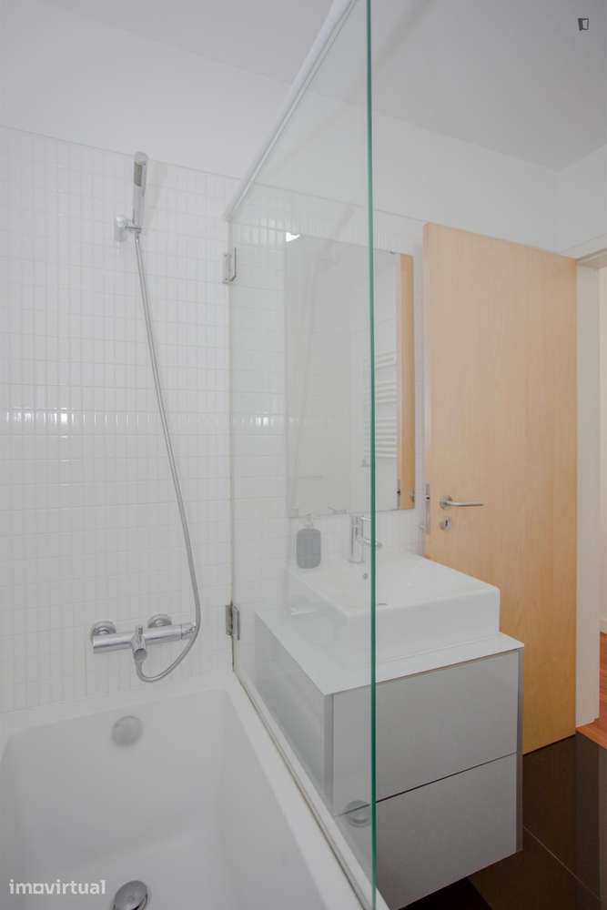 Apartamento com 2 quartos - localizado em Cedofeita Porto - Grande imagem: 3/49