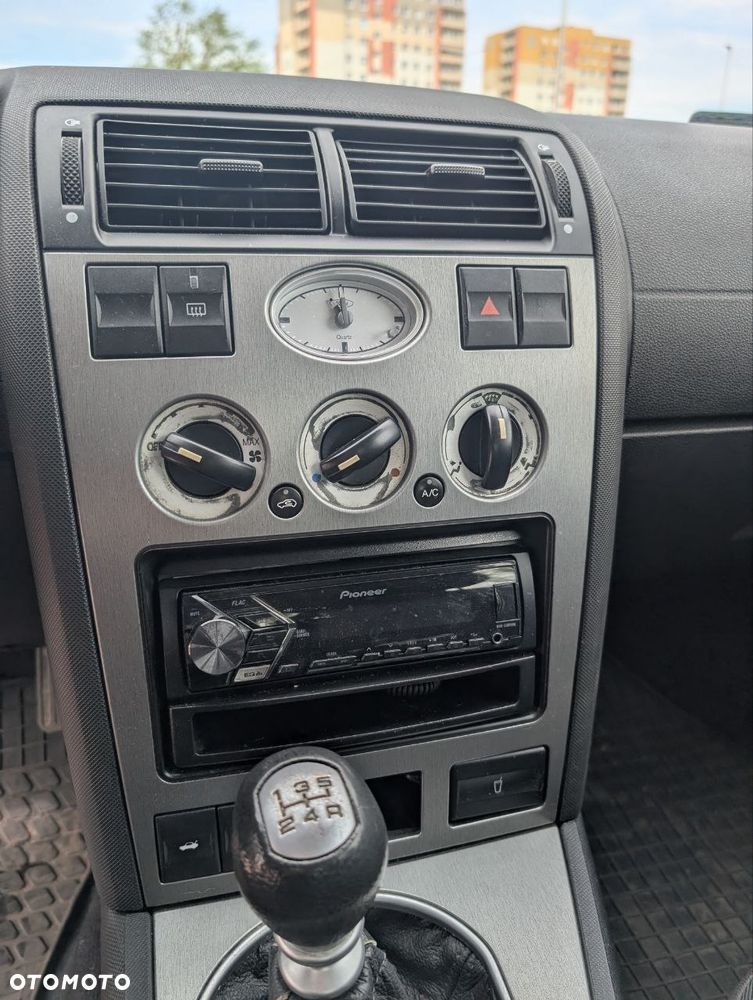 Ford Mondeo 1.8 Ambiente - 12