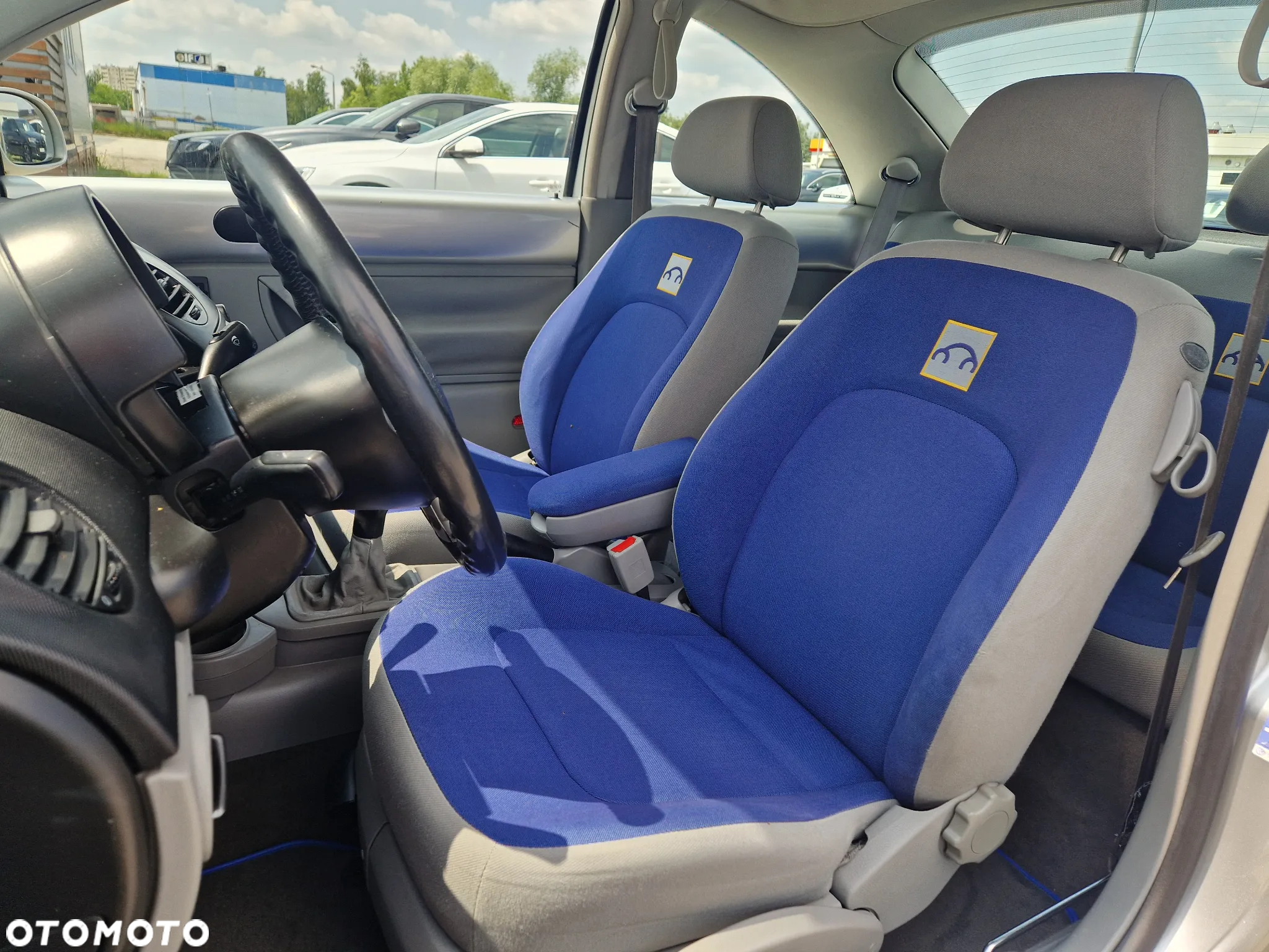 Volkswagen New Beetle - 8