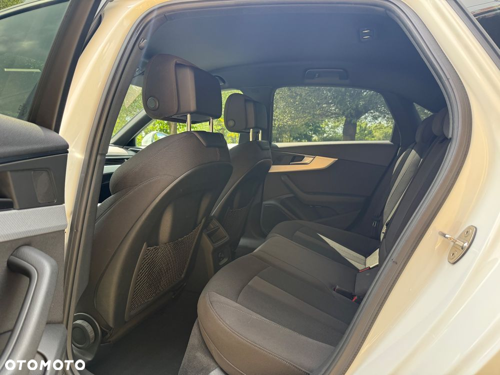 Audi A4 35 TFSI Sport S tronic - 32