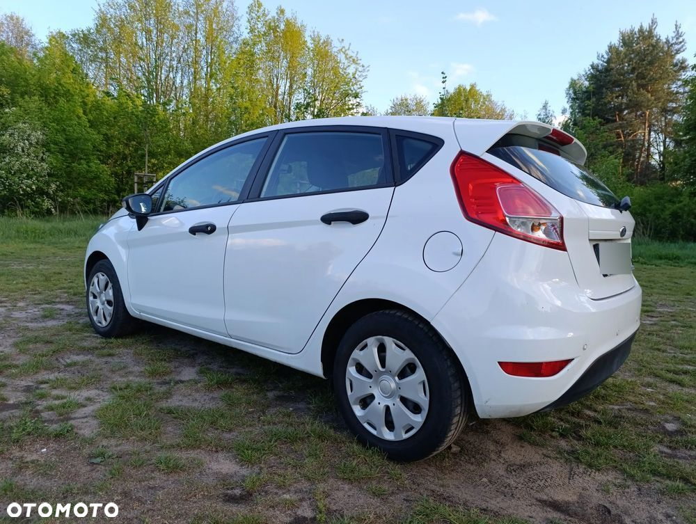 Ford Fiesta 1.5 TDCi Ambiente - 13