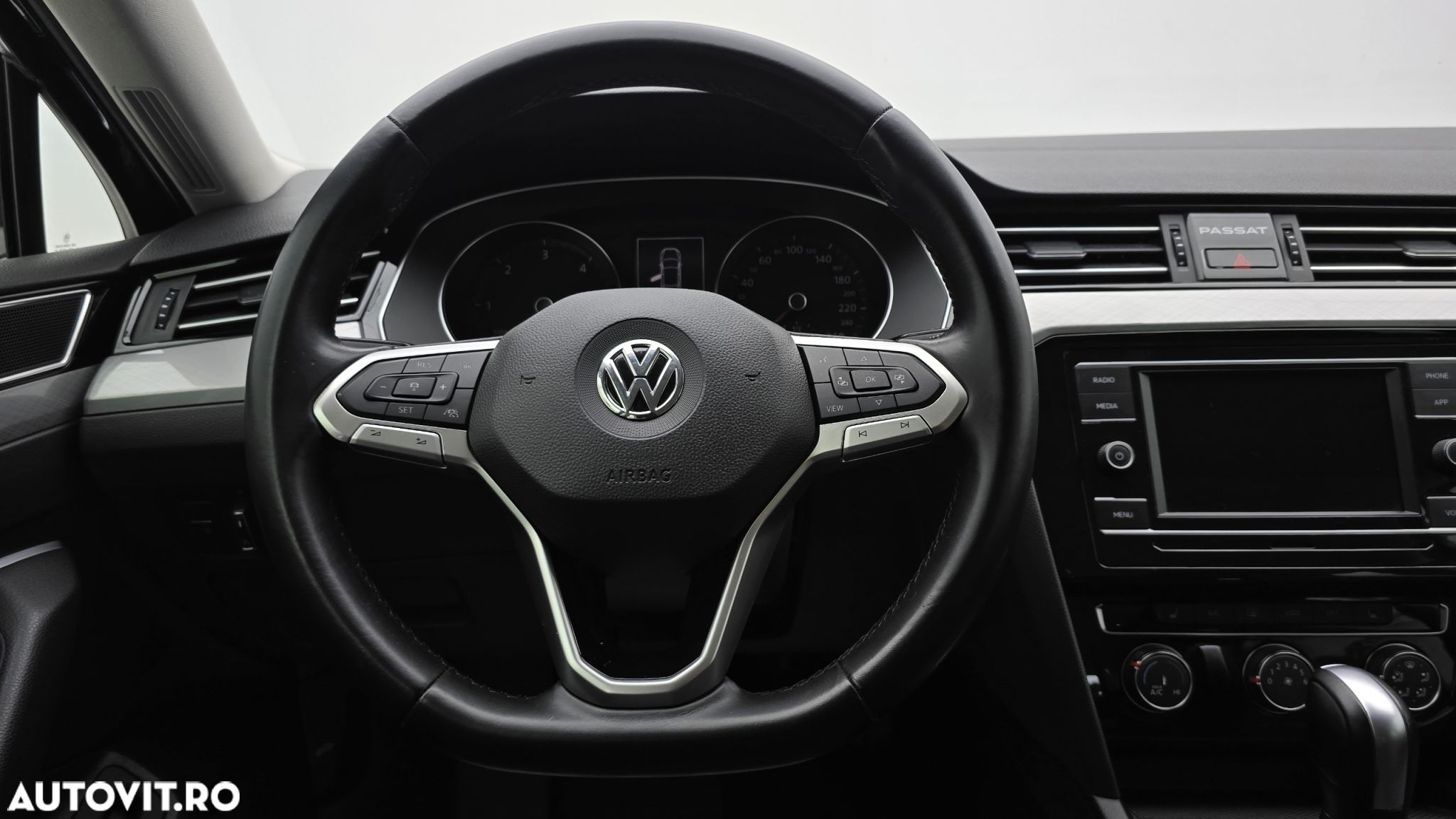 Volkswagen Passat 2.0 TDI DSG Comfortline - 15