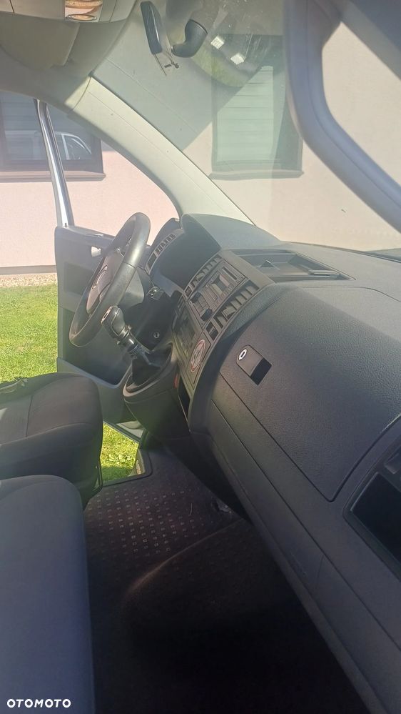 Volkswagen Caravelle - 3