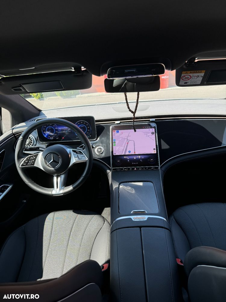 Mercedes-Benz EQE 300 - 10