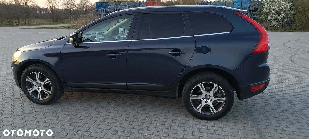 Volvo XC 60 T6 AWD Momentum - 4