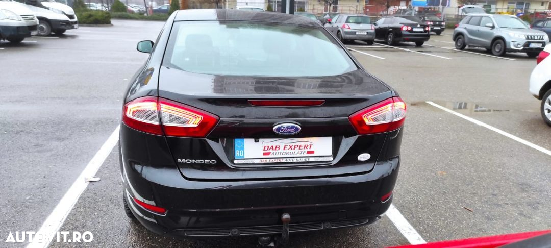 Ford Mondeo 2.0 TDCi Powershift Business Class - 8
