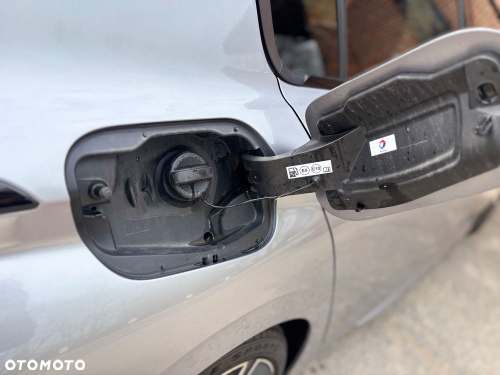 Peugeot 308 1.6 Hybrid PHEV GT EAT8 - 19