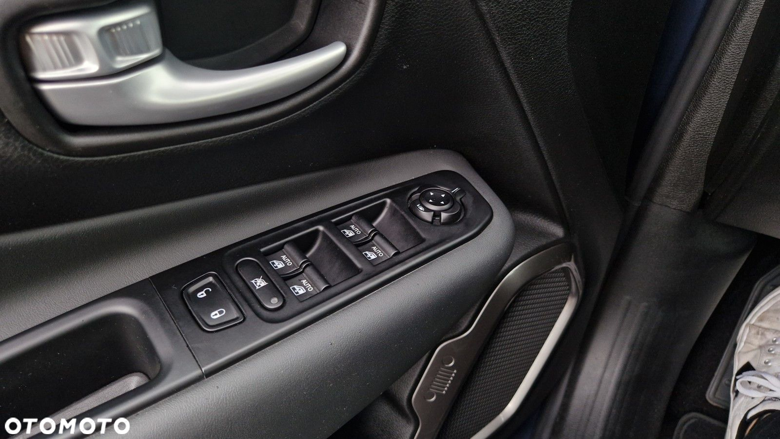 Jeep Renegade - 28