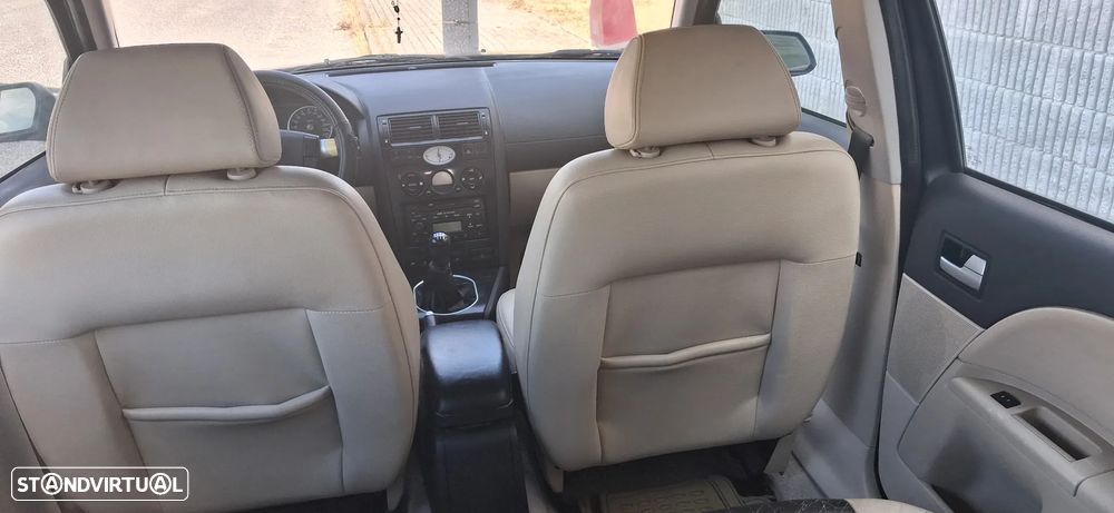 Ford Mondeo SW 2.0 TDCi Ghia - 17