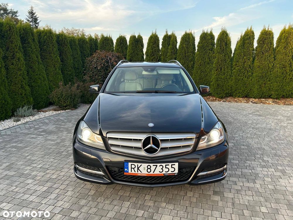 Mercedes-Benz Klasa C 200 CGI BlueEff Avantgarde - 2