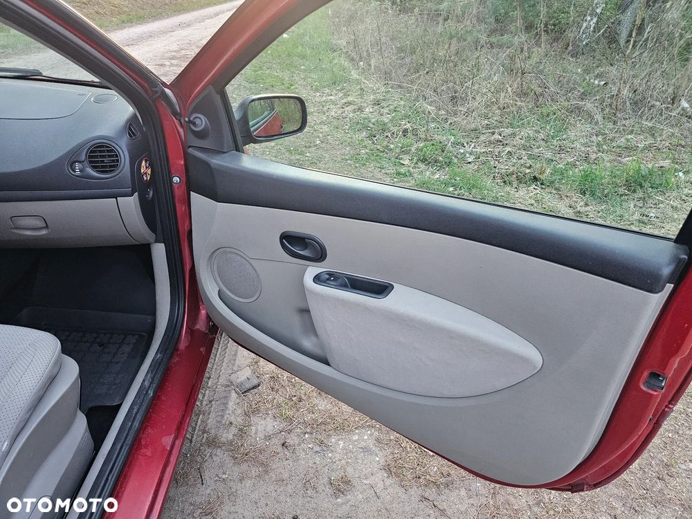Renault Clio - 9