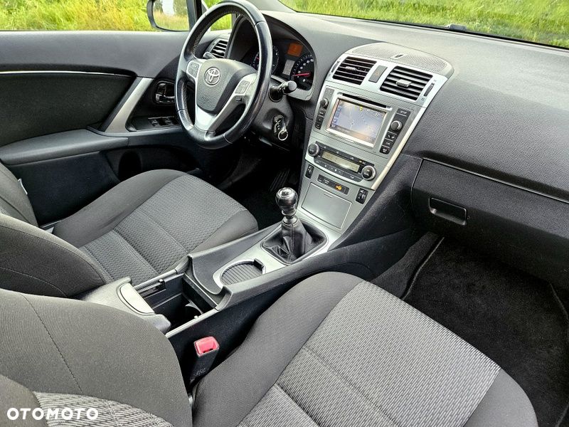 Toyota Avensis 2.0 D-4D Premium - 21