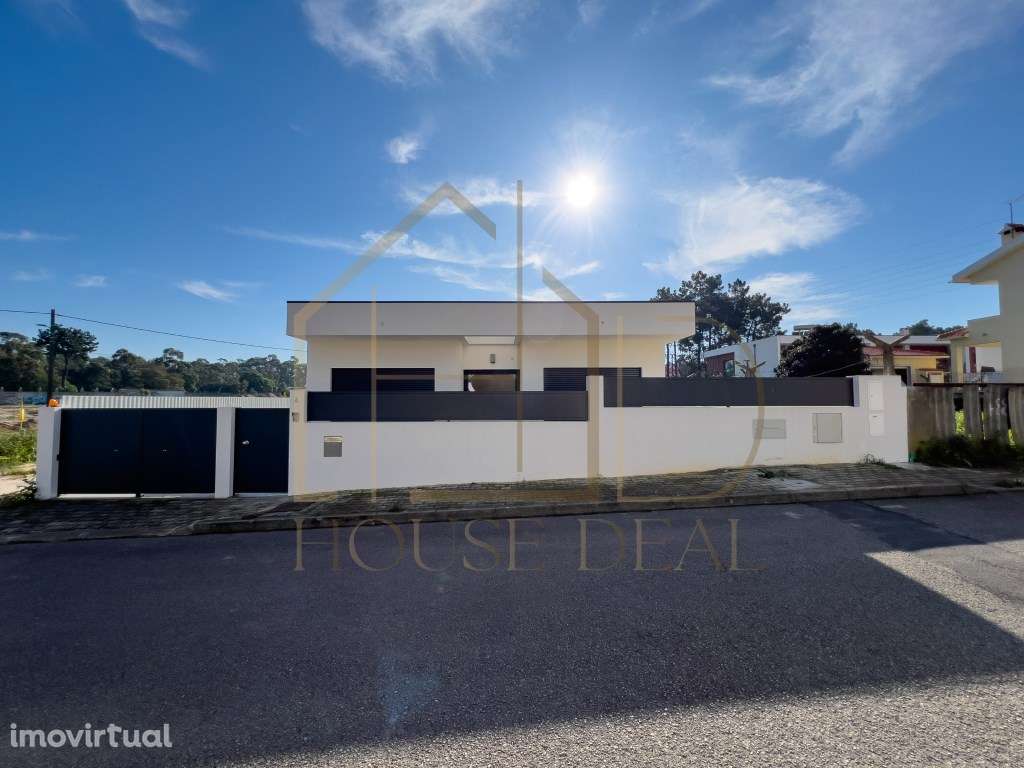 Moradia Isolada T3 com Garagem e Piscina. REDONDOS. Fernão Ferro - Grande imagem: 3/28