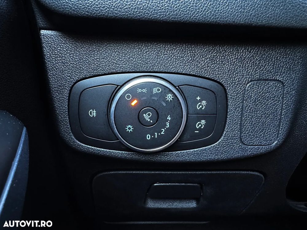 Ford Focus 1.5 EcoBlue Connected - 23
