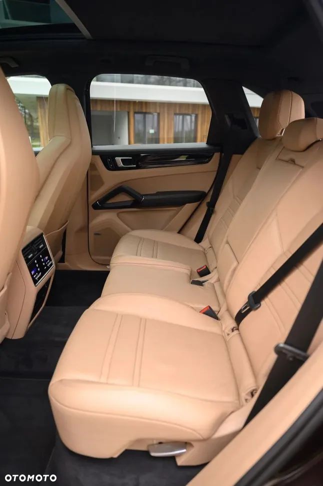 Porsche Cayenne S - 9