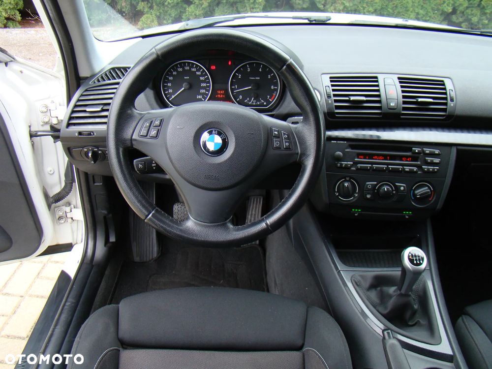 BMW Seria 1 118i - 23