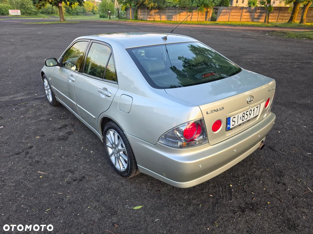 Lexus IS 200 Prestige - 10