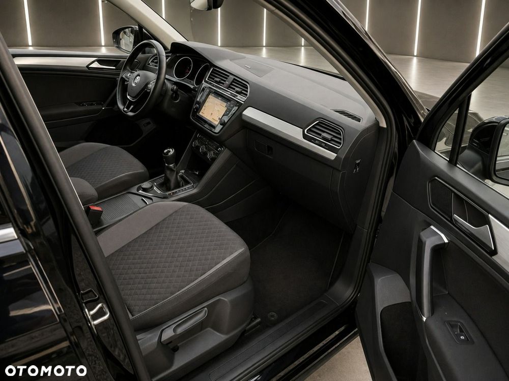 Volkswagen Tiguan - 12