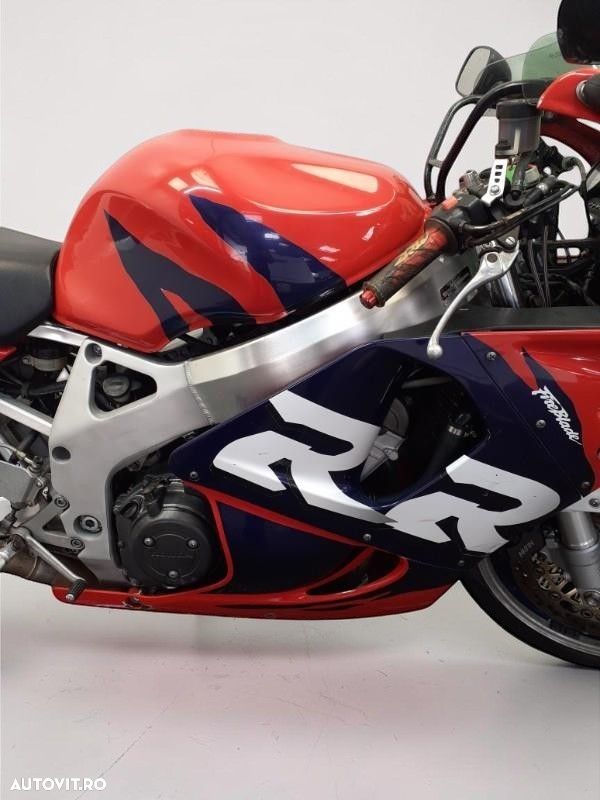 Honda CBR 900RR Fireblade - 12