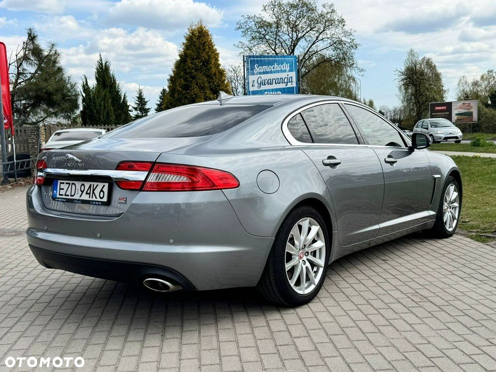 Jaguar XF 2.2 D Luxury - 15