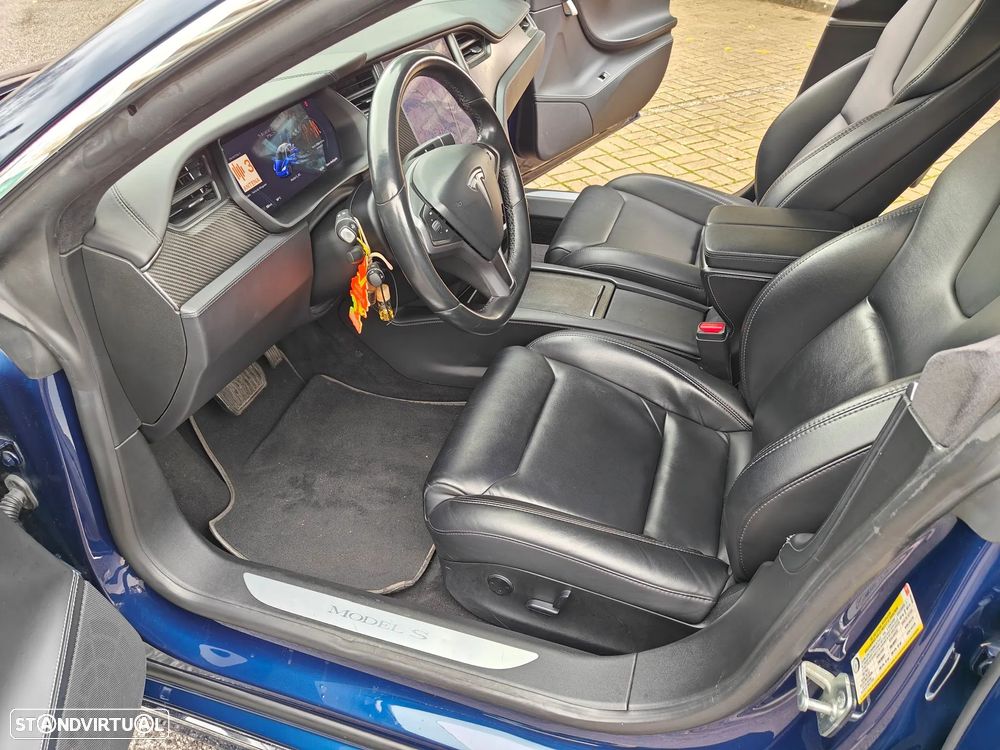 Tesla Model S - 28