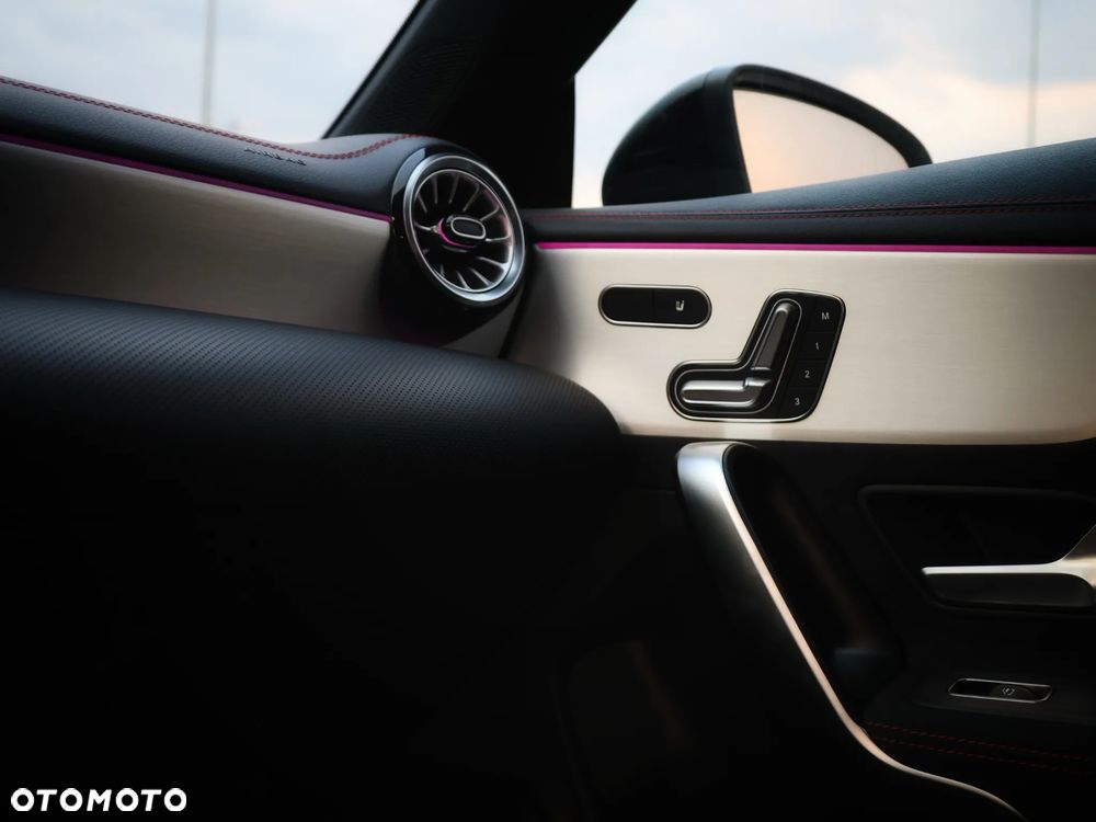 Mercedes-Benz CLA 200 mHEV AMG Line 7G-DCT - 23