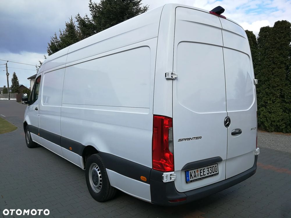 Mercedes-Benz Sprinter - 5